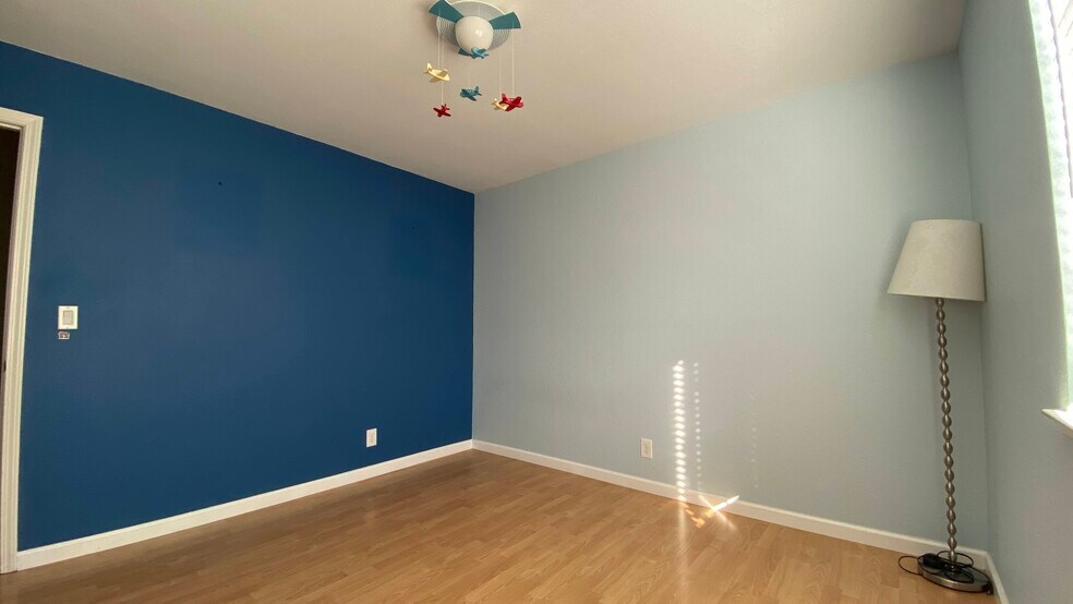 Building Photo - 34565 Vane Cmn