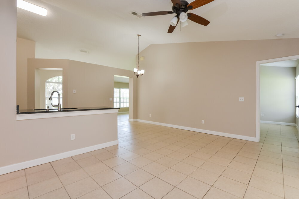 Building Photo - 1306 Silverthorn Dr