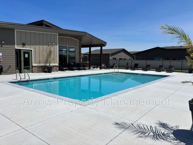 Building Photo - 1003 Claude Rd