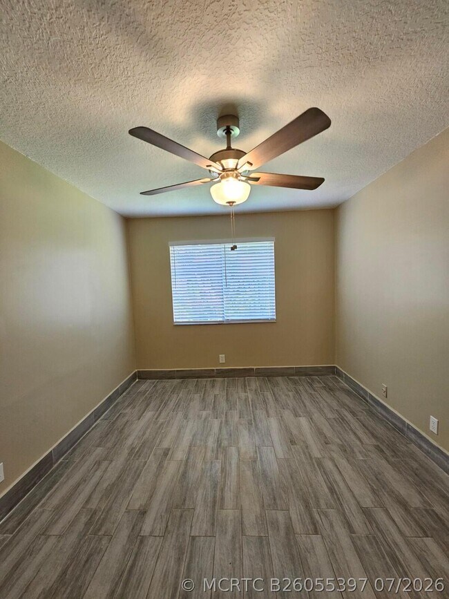 Building Photo - 4859 Orleans Ct