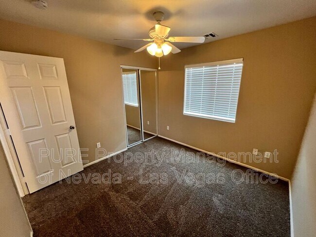 Building Photo - 6109 N Blue Luna St