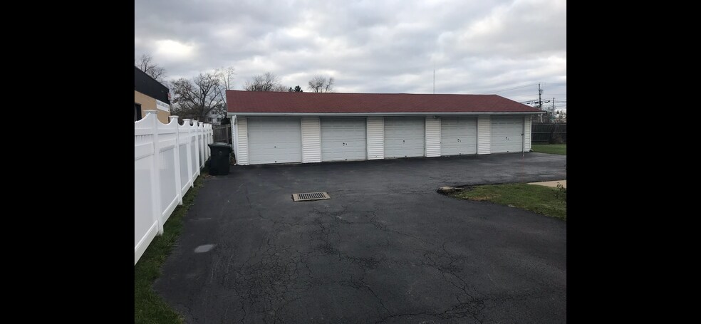 Building Photo - 1365 Pierce Ave