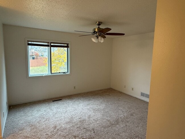 Building Photo - ~ FALL FEELS (And DEALS!) ~ 3 Bedroom, 3 B...