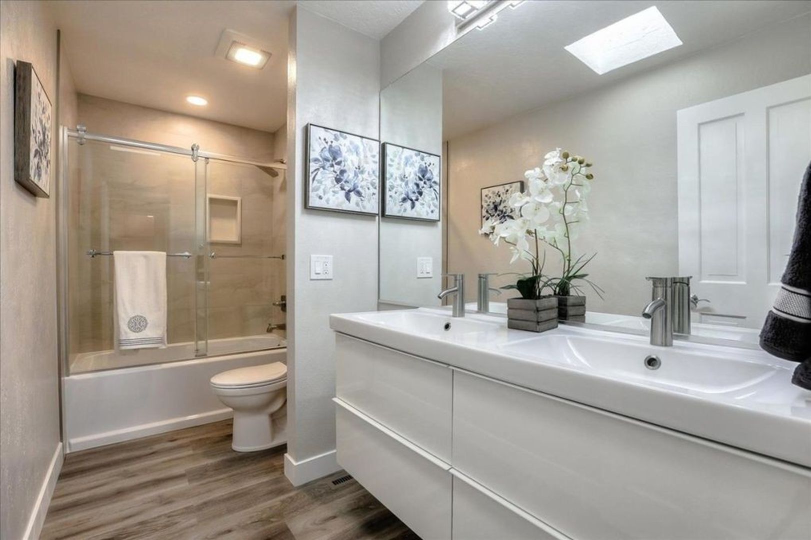 Building Photo - 218 Altura Vista