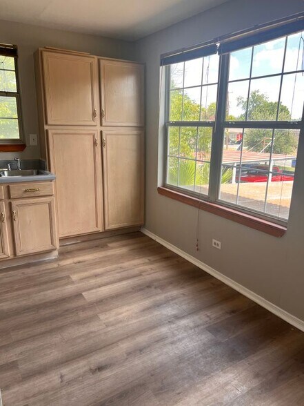 Building Photo - 134 Cheyenne Ave