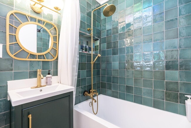 Building Photo - 1820 Hillcrest Ave