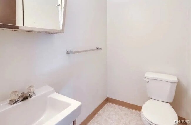 Building Photo - 22 W Summerset Ln