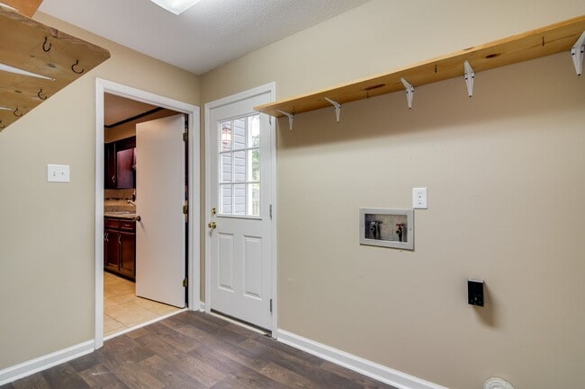 Building Photo - 3 Bedroom 2 Bath Columbia County Available