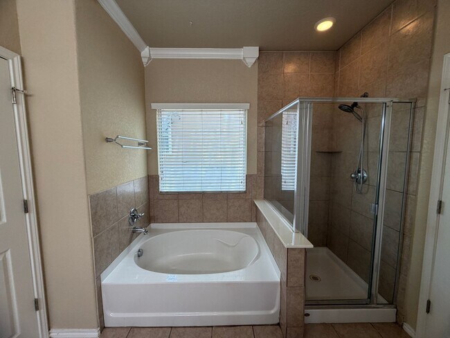 Building Photo - 9103 Rainbow Creek