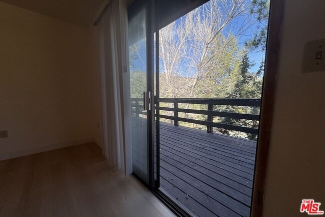 Building Photo - 2317 Maplewood Way