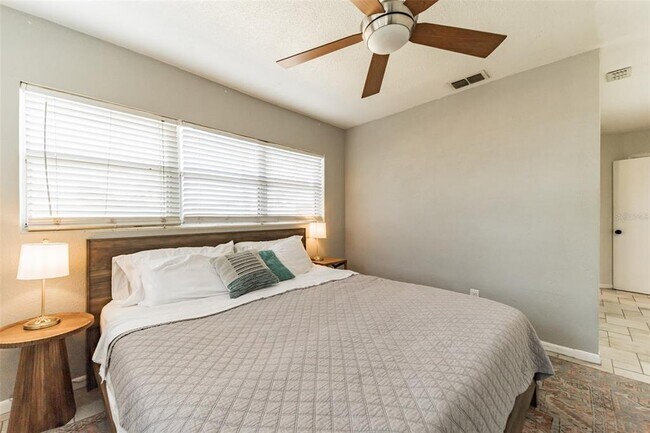 Building Photo - 418 Lebeau St