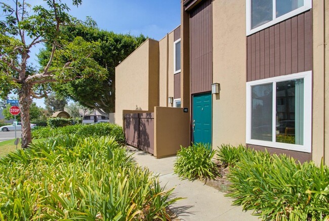 Building Photo - 3454 Castle Glen Dr
