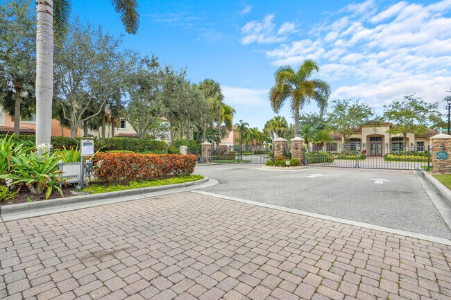 Building Photo - 2005 Foxtail View Ct