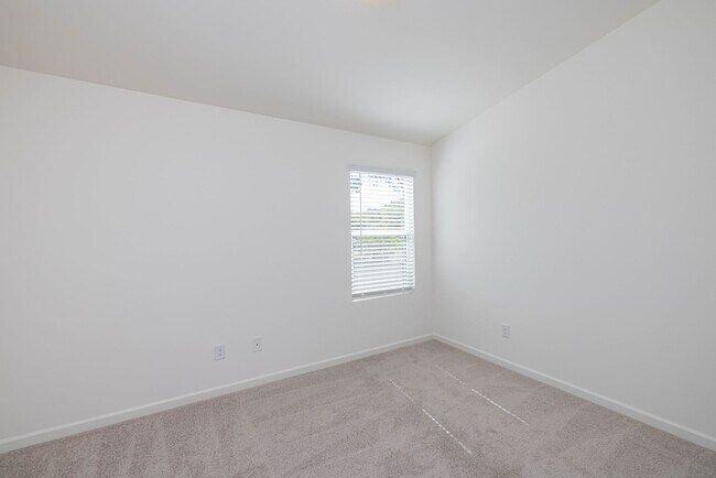 Building Photo - Beautiful Modern 2-Bedroom Townhome - APRIL MOVE IN