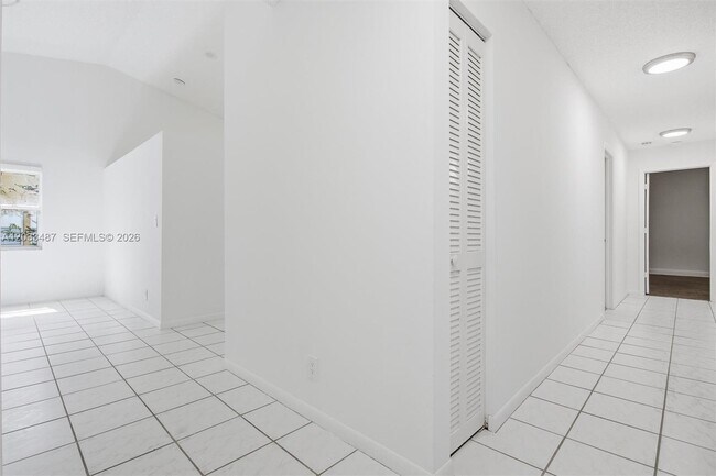 Building Photo - 10633 NW 32nd Ct