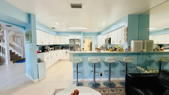 Building Photo - 9124 Villa Portofino Cir