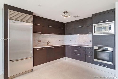 Building Photo - 900 Biscayne Blvd