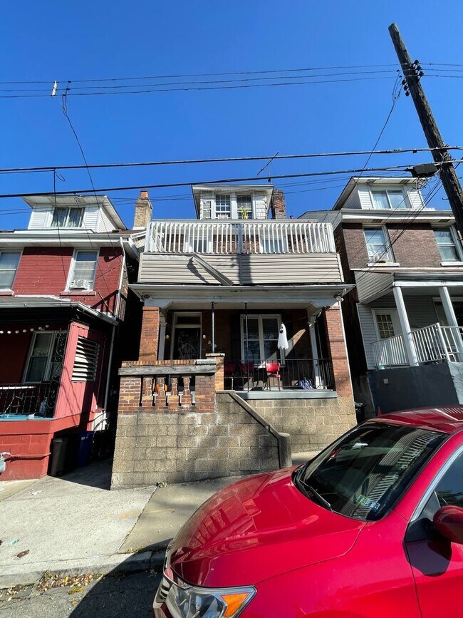 Building Photo - 339 Lawn St