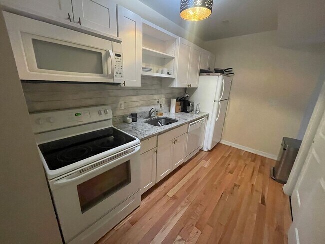 Building Photo - 4444 Cresson St