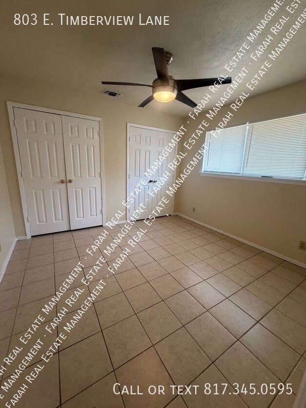Building Photo - 803 E Timberview Ln