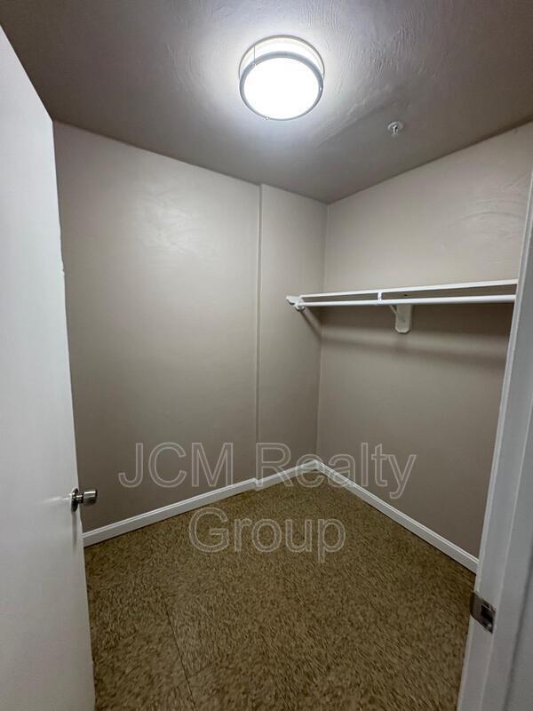 Building Photo - 32 Hartwell St