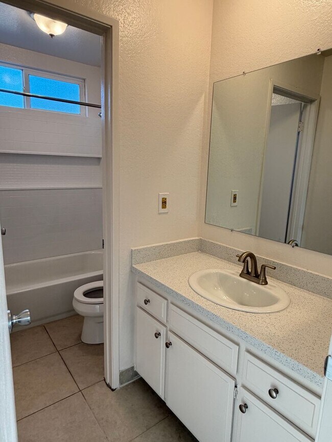 Building Photo - 150-152 S. Harwood Street