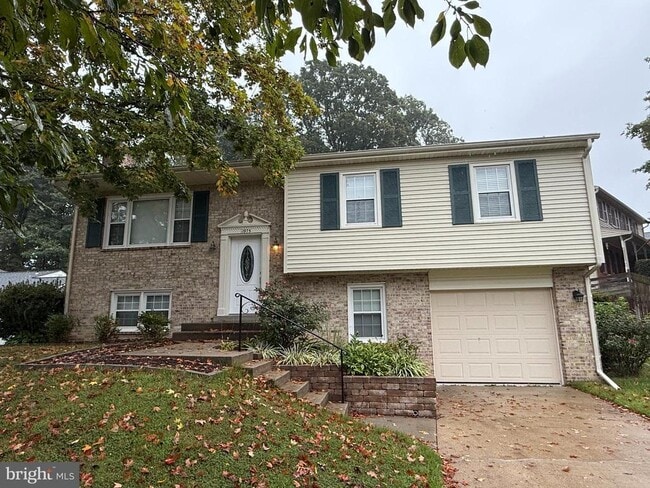 Building Photo - 11975 Shorewood Ct