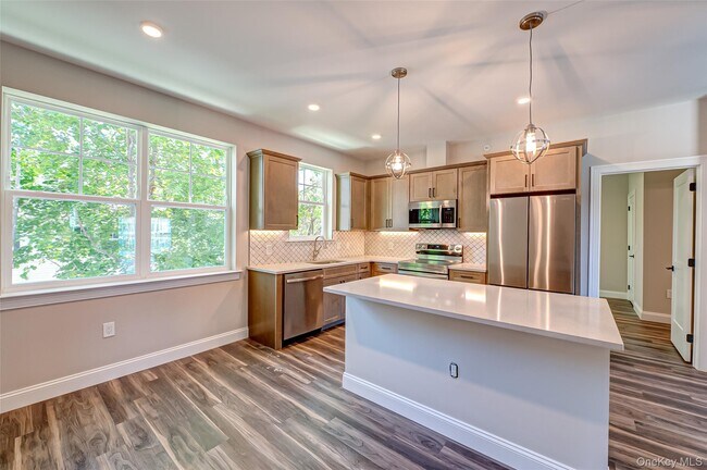 Building Photo - 1 Conklin St