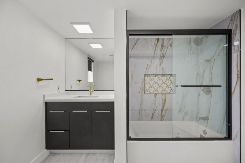 Building Photo - 920 Everett St