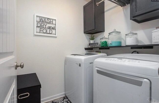 Building Photo - 9470 Lutoo Ln