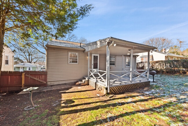 Building Photo - 30 Doran St