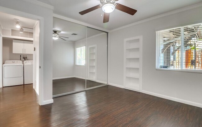 Building Photo - Pristine 4 bedroom, 2 bath, single level h...