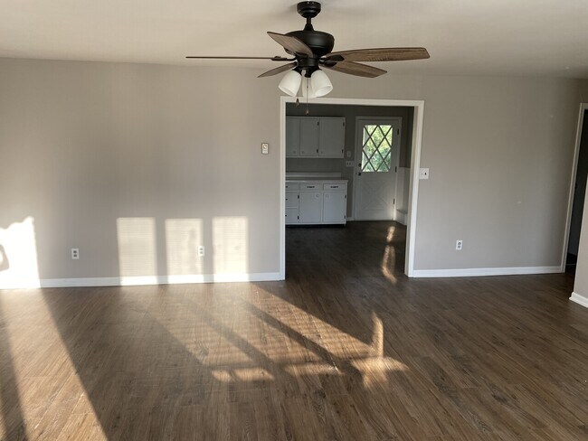 Building Photo - Huntington Hill Apartments