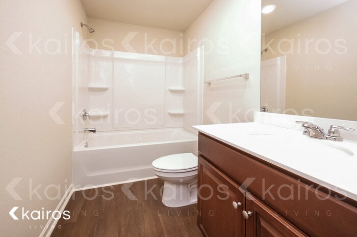 Building Photo - 1041 Pilgrim Ln