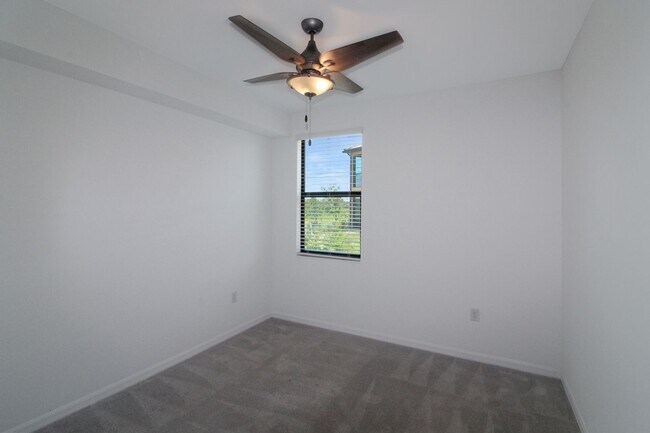 Building Photo - Sarasota National Annual Condo for Rent