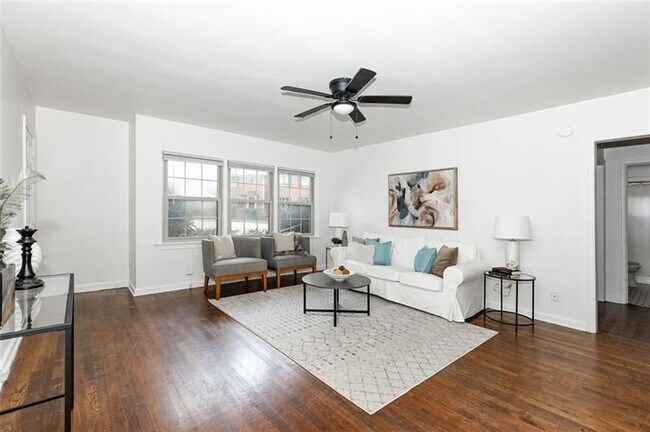 Building Photo - 425 Lindbergh Drive NE