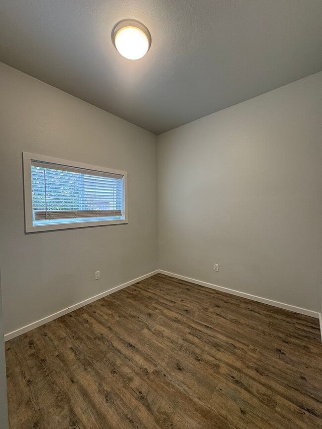 Building Photo - Beautifully Remodeled House