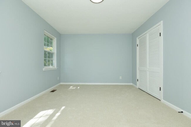 Building Photo - 13640 Deerwater Dr