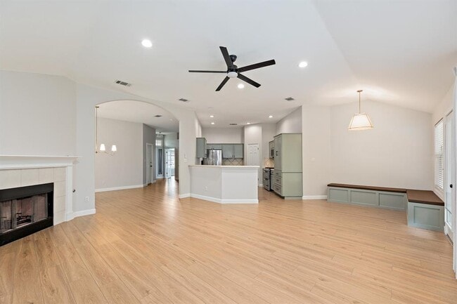 Building Photo - 1816 White Indigo Trail