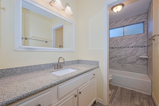 Building Photo - 5127 Smokey River Dr
