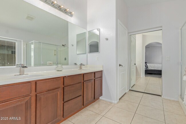 Building Photo - 10355 W Wood St