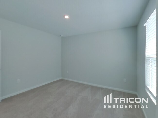 Building Photo - 68 Brazil Nut Cir