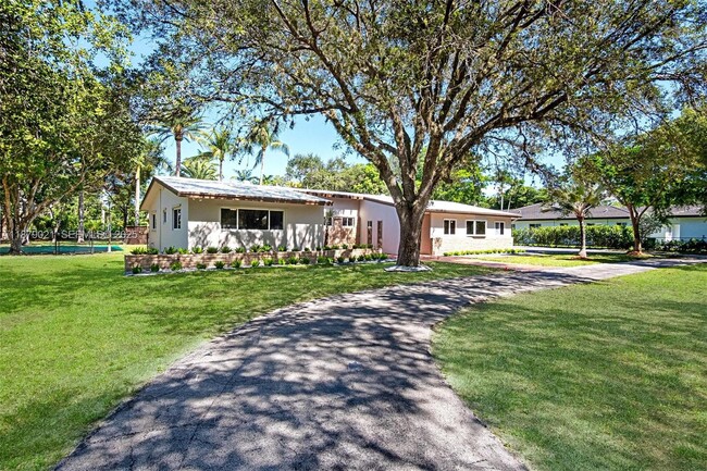 Building Photo - 11301 SW 91 Ave