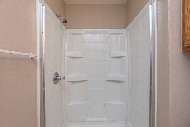 Building Photo - 810 Delmar Cir