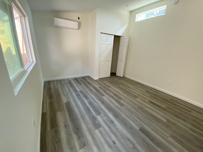 Living Area - 1011 W 161st St