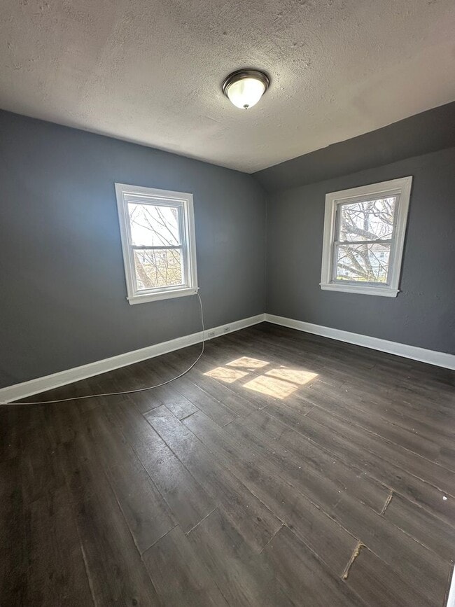 Building Photo - 2 Bed, 1 Bath for rent!
