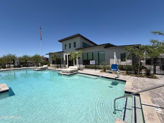 Building Photo - 2121 W Sonoran Desert Dr