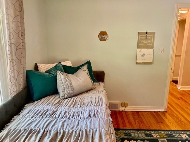 Building Photo - North AVL - Spacious Home with Large Yard and Outdoor Fireplace!