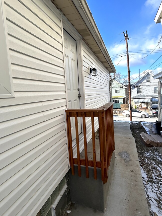 Building Photo - 1337 Methyl St