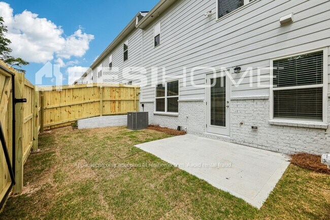 Building Photo - 1590 Barrow Xing Blvd